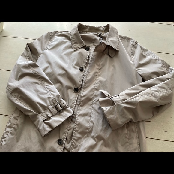 Beautiful Tahari Tech James Bond raincoat - Picture 12 of 12